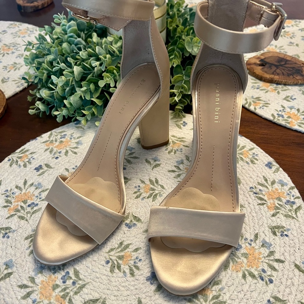 Gianni Bini Nude Chunky Heel Sandals - Picture 8 of 9